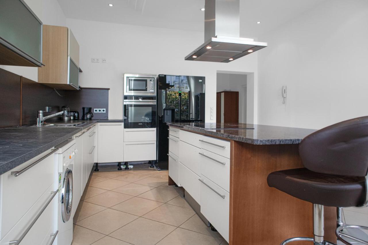 Superb 7br Shared Apartment- Near Hauptbahnhof Appartamento
